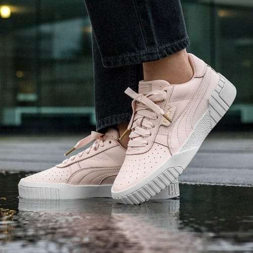 ผ้าใบผู้หญิง