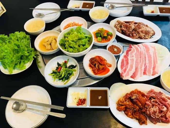 ปิ้งย่างเกาหลีอโศก, ร้านอาหารแถวอโศก