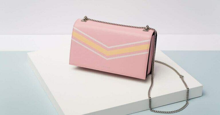 กระเป๋าสะพายใบเล็ก, แบบกระเป๋าสะพายข้าง