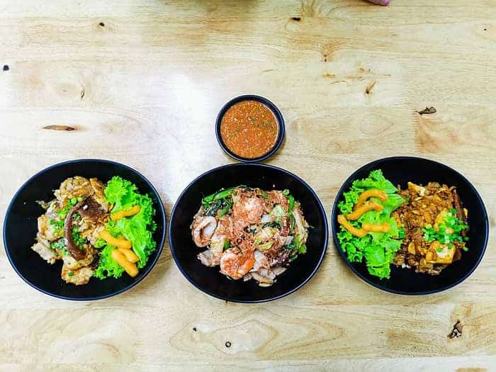 ก๋วยเตี๋ยวคั่ว, ก๋วยเตี๋ยวคั่วไก่ร้านดัง