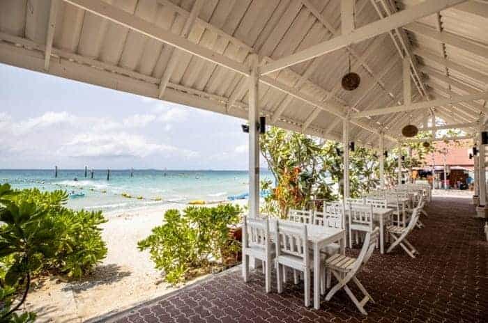 ที่พักเกาะล้านติดหาด, บ้านพักเกาะล้านราคาถูก