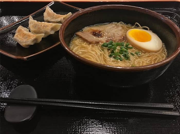 ราเมงอร่อย, ร้านราเมงอร่อย