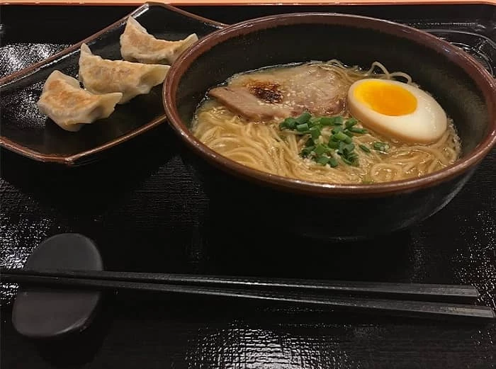 ราเมงอร่อย, ร้านราเมงอร่อย