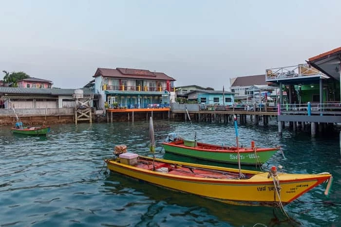 ที่พักเกาะล้านติดหาด, บ้านพักเกาะล้านราคาถูก 