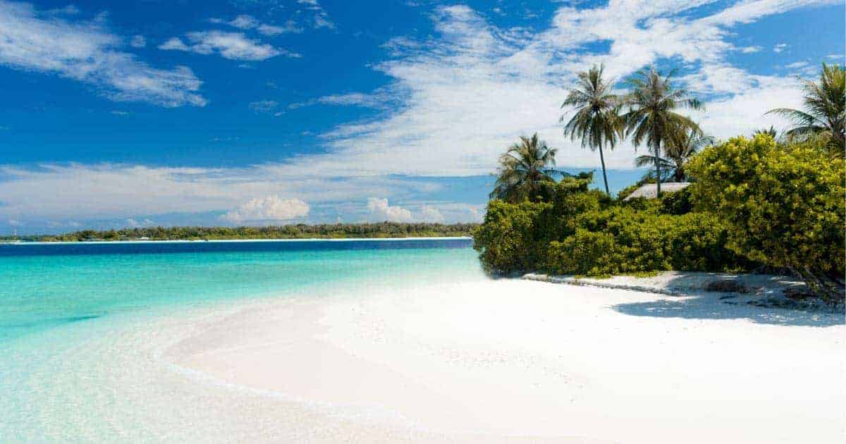 ที่พักเกาะล้านติดหาด, บ้านพักเกาะล้านราคาถูก 