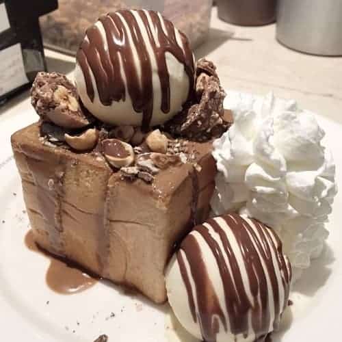 ขนมต๊อก, ร้านขนมเกาหลี