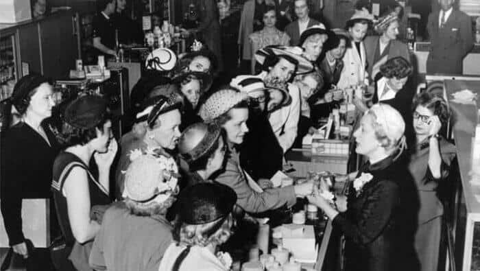 เซรั่ม estee lauder, estee lauder ประวัติ