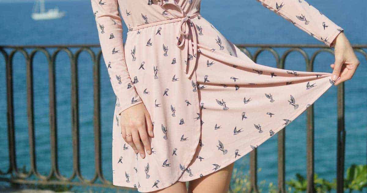 แต่งตัวไปงานแต่งกลางวัน, เดรสงานแต่งกลางวัน