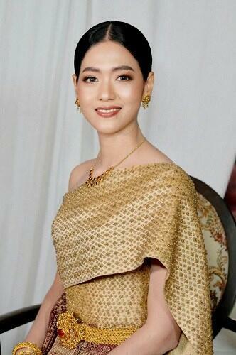 ชุดเเต่งงาน, ชุดแต่งงานไทยแบบเรียบง่าย