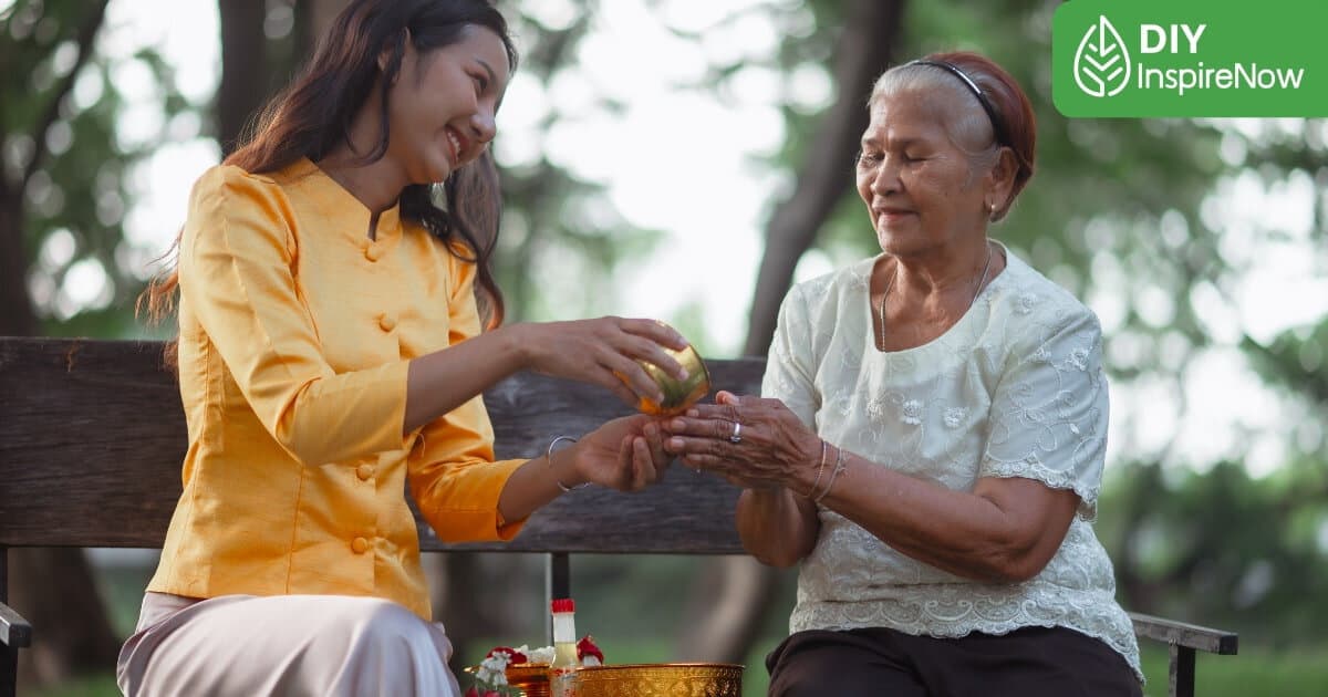 รดน้ำดำหัวผู้ใหญ่, รดน้ำดำหัวผู้ใหญ่ สงกรานต์