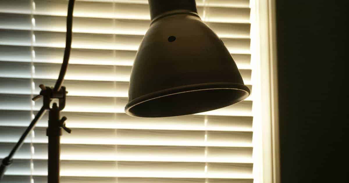 หลอดไฟกล้องวงจรปิด, กล้องวงจรปิดหลอดไฟ