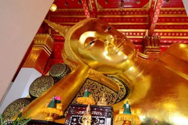วัดสวย อ่างทอง, ที่เที่ยว อ่างทอง
