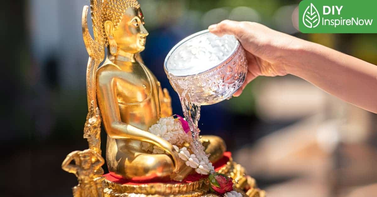 วิธีสรงน้ําพระที่บ้าน ขั้นตอน การทําความสะอาด อย่างถูกวิธี, สรงน้ําพระ วันสงกรานต์