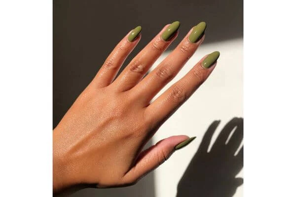 ผิวคล้ำทาเล็บสีอะไรดี, สีเล็บ คนผิวคล้ำ