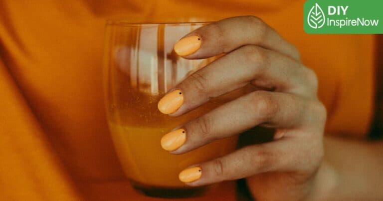 ผิวคล้ำทาเล็บสีอะไรดี, สีเล็บ คนผิวคล้ำ